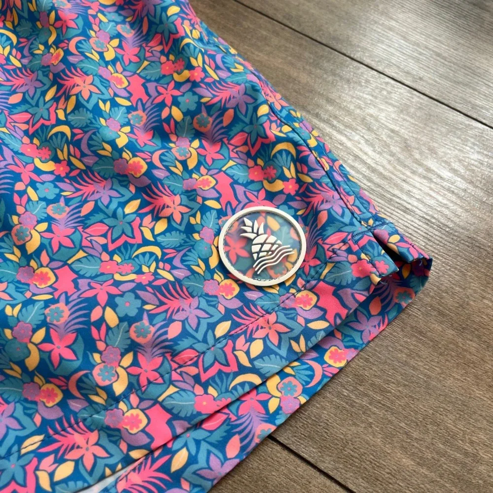 Chubbies Mens Floral Swim Trunks Blue Pink Tropical Print Shorts L Bin E-100